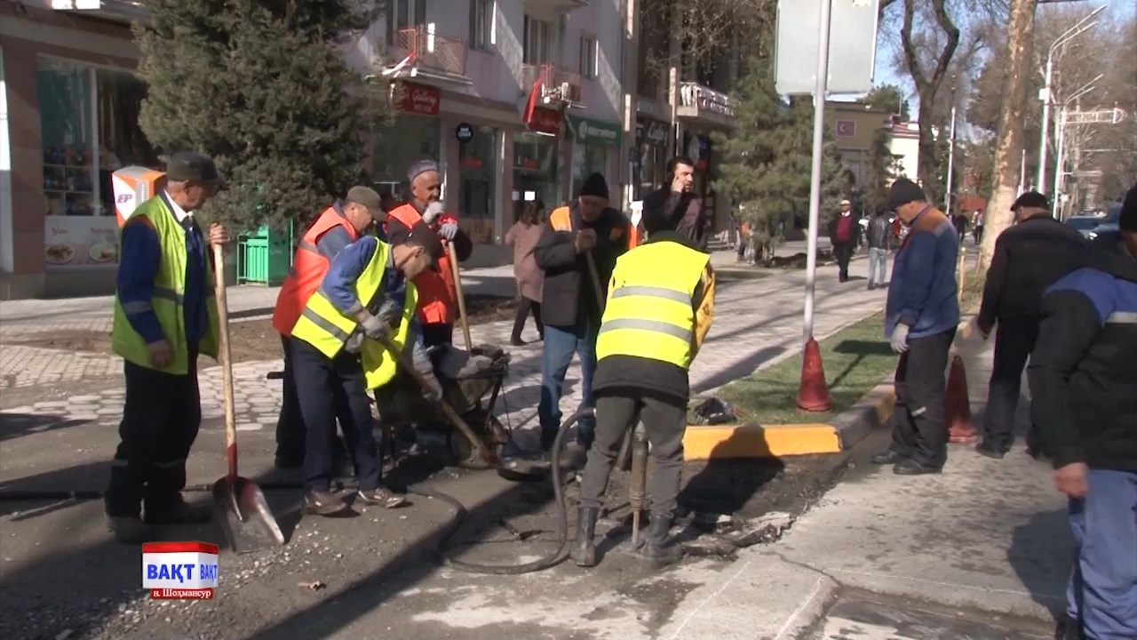 Маъракаи ниҳолшинонӣ ва таъмири ҷории роҳҳои дохили маҳаллаҳо дар н.Шоҳмансур