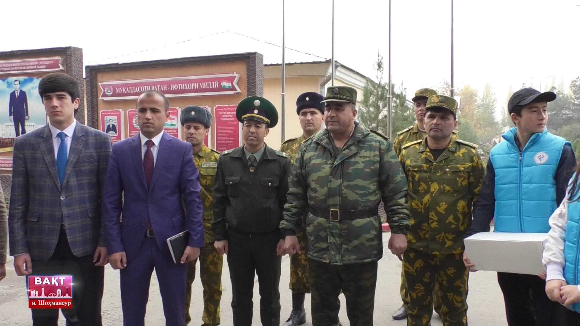 Бахшида ба Рӯзи Парчами давлатӣ чорабинии сиёсӣ-маърифатӣ дар қисмҳои низомӣ доир гардид