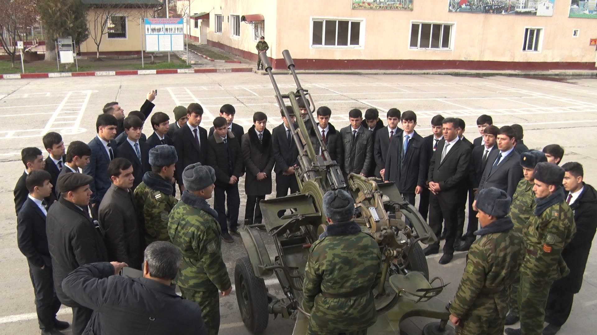 Боздиди хонандагон аз маркази таълимии қисми низомии 08 010-и Қушунҳои хушкигарди Вазорати мудофиаи Ҷумҳурии Тоҷикистон