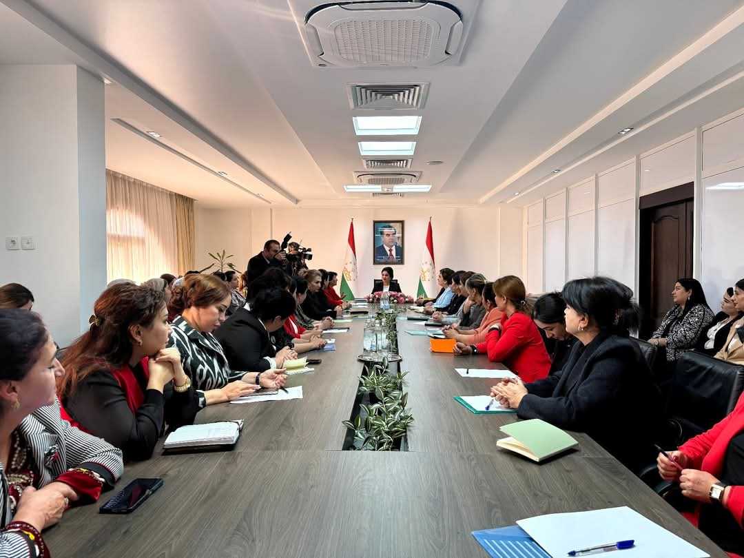 "Конститутсия - таҳкимбахши осоиши давлату миллат"