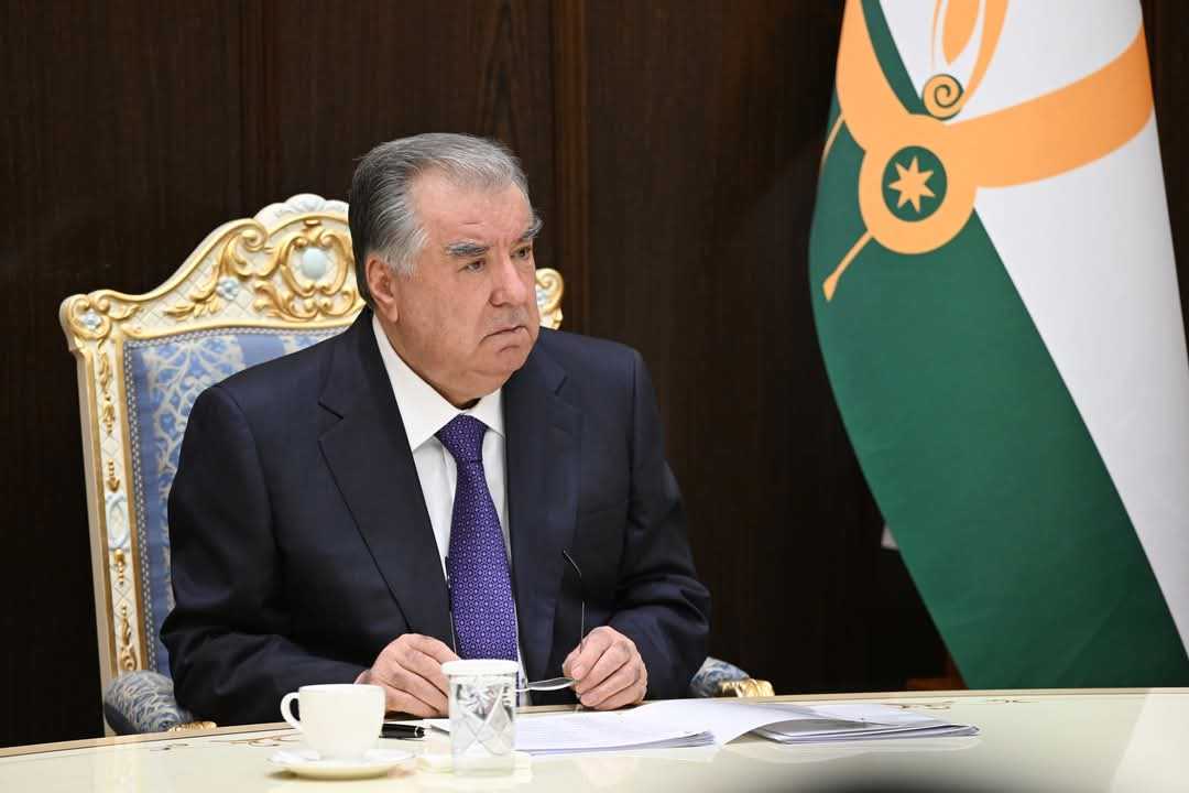 Таъиноти кадрӣ