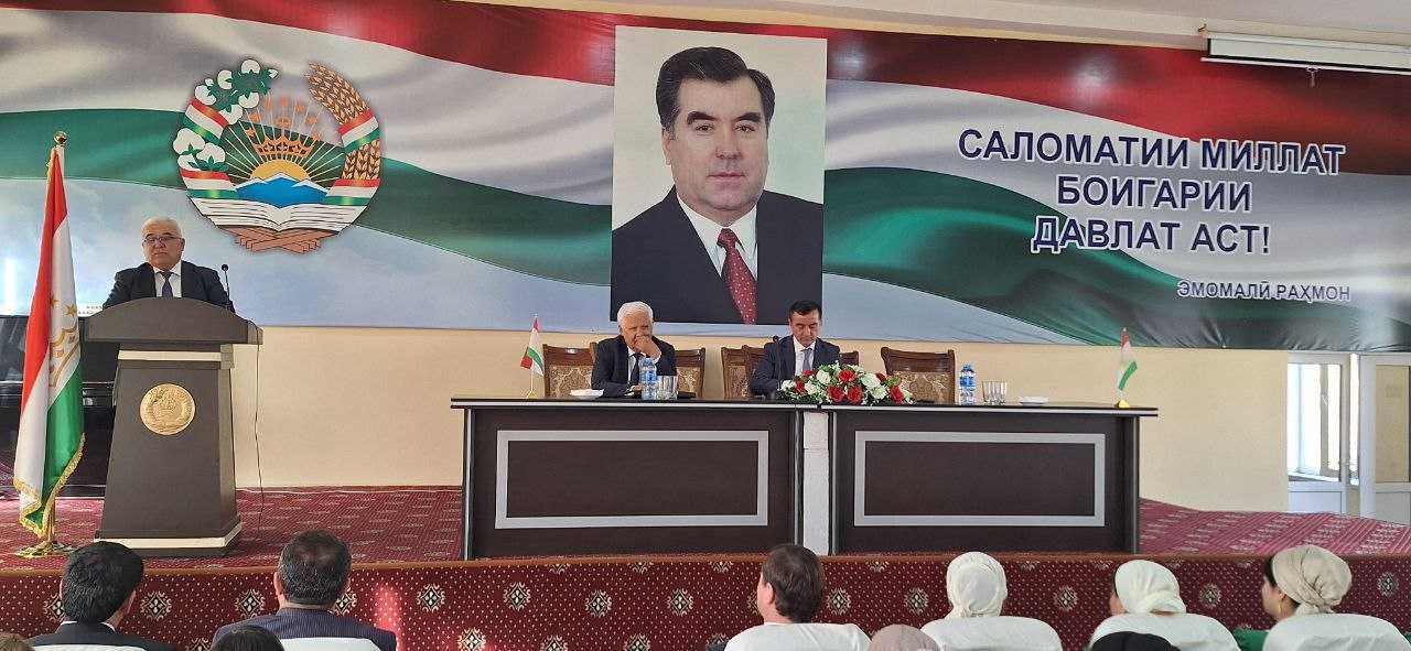 Ҳамоиши тантанавии Раёсати тандурустии шаҳри Душанбе ба муносибати Рӯзи Конститутсия