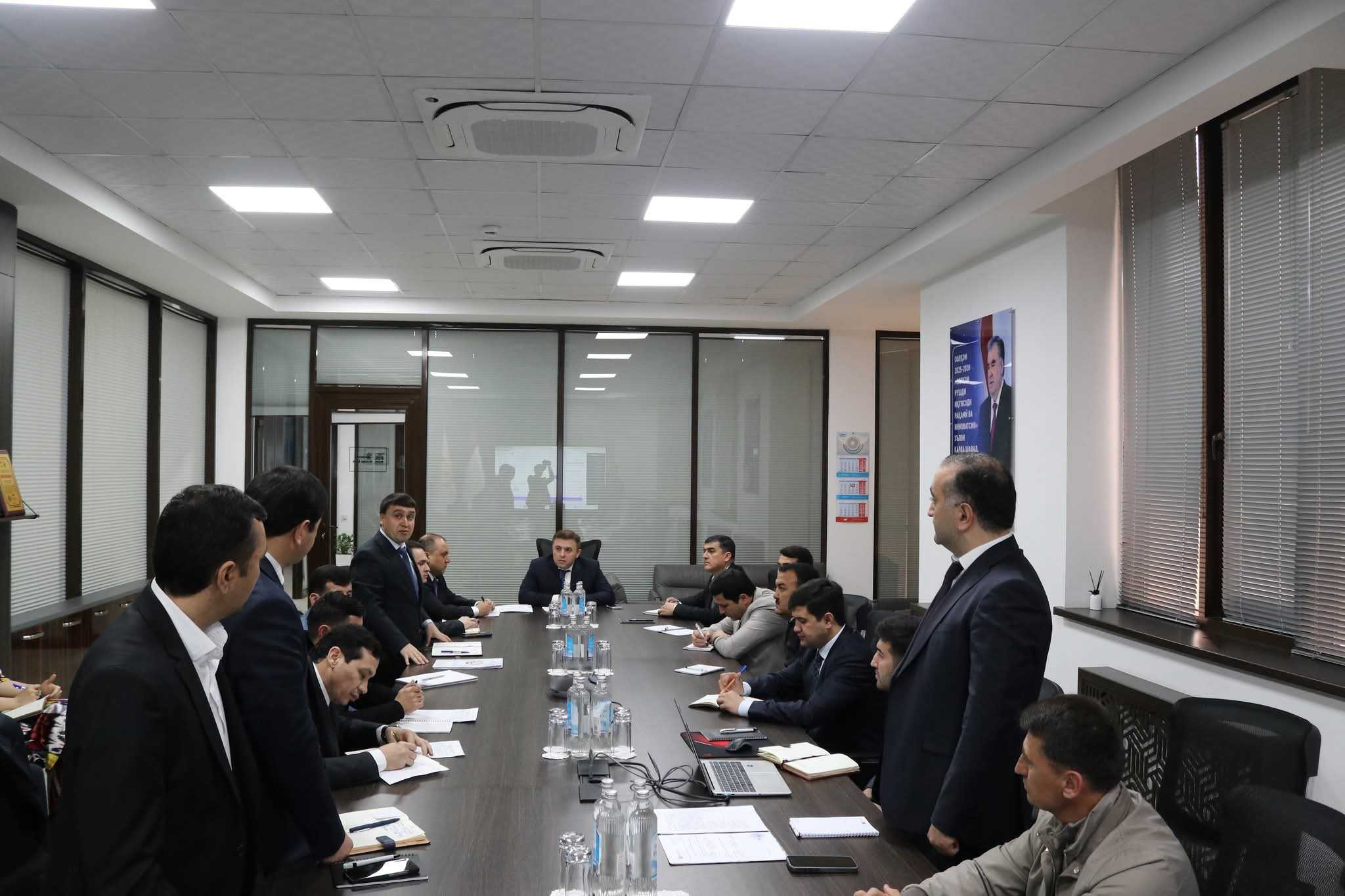 Ҷаласаи корӣ оид ба татбиқи низоми ғайринақдӣ тариқи барномаи “Smart Pay” дар КВД “Шаҳри ҳушманд” баргузор гардид