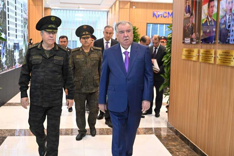Сарвари давлат Эмомалӣ Раҳмон қисми минтақавии Раёсати Вазорати корҳои дохилии Ҷумҳурии Тоҷикистон дар вилояти Хатлон оид ба гурӯҳи ноҳияҳои Кӯлобро ифтитоҳ намуданд