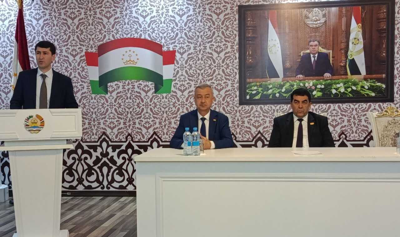 Шарҳу тавзеҳи нуктаҳои Паёми Пешвои миллат ба Маҷлиси Олӣ дар Китобхонаи марказонидашудаи шаҳрии ба номи А.Лоҳутӣ