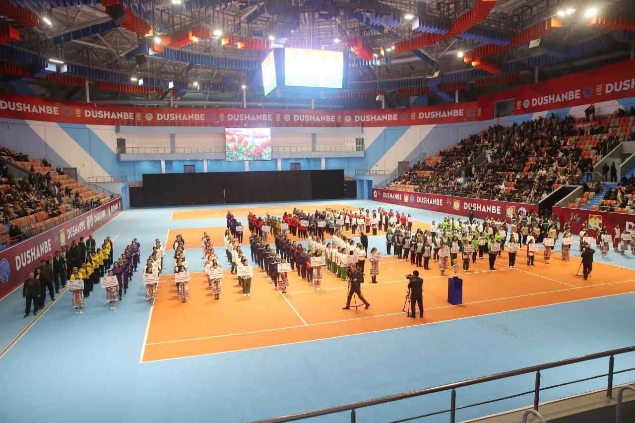 МАРОСИМИ ИФТИТОҲИ МУСОБИҚАИ ВАРЗИШӢ ОИД БА ВОЛЕЙБОЛИ КАСБӢ ВА ҒАЙРИКАСБӢ БАХШИДА БА «РӮЗИ МОДАР»