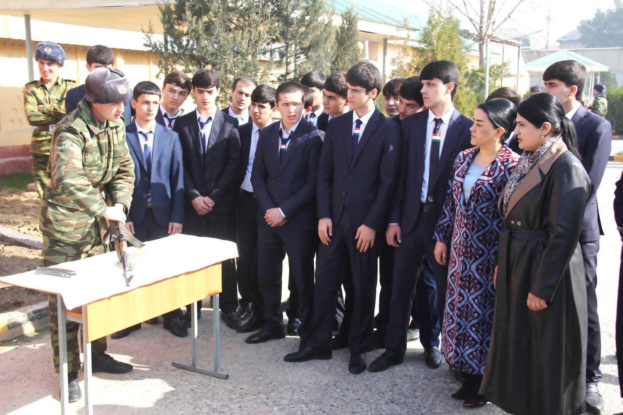 ТАҶЛИЛИ РӮЗИ ҚУВВАҲОИ МУСАЛЛАҲИ ҶУМҲУРИИ ТОҶИКИСТОН ДАР ҚИСМИ ҲАРБИИ 10040 ВАЗОРАТИ МУДОФИАИ  ҶУМҲУРИИ ТОҶИКИСТОН