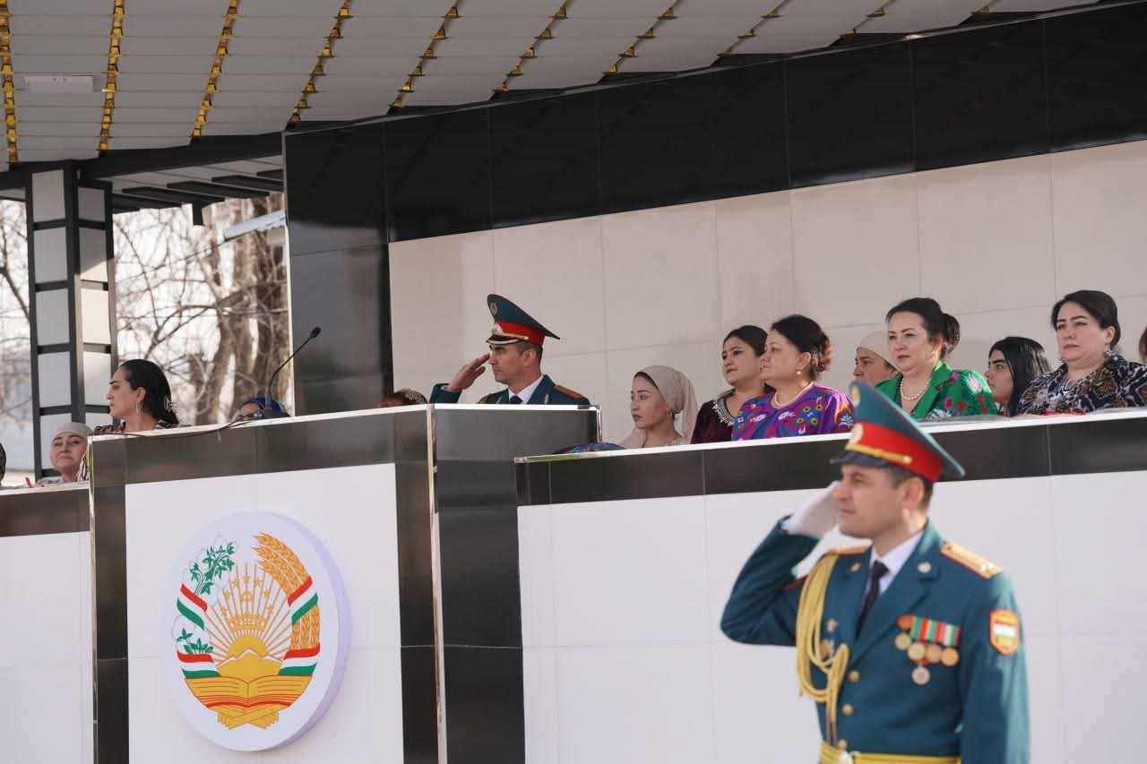 ТАҶЛИЛИ "РӮЗИ МОДАР" ДАР ҚИСМИ НИЗОМӢ