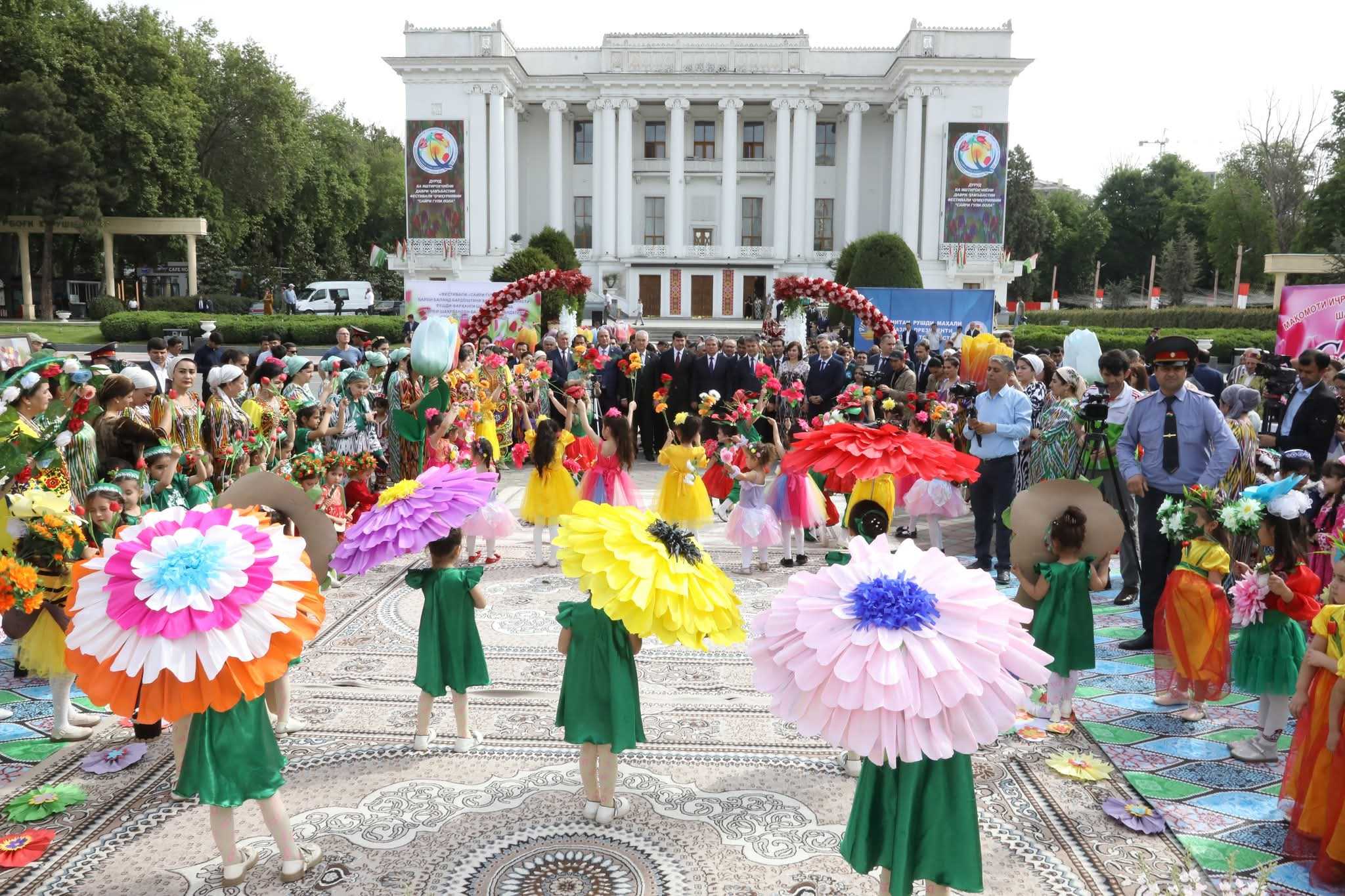 «САЙРИ ГУЛИ ЛОЛА» — ҶАШНИ ЗЕБОӢ ВА ОБОДОНӢ ДАР КИШВАР