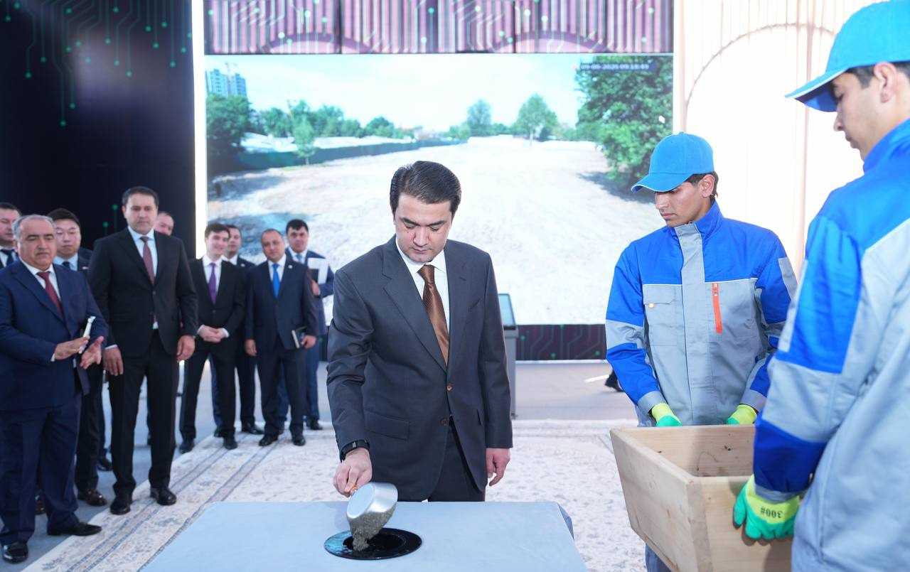 ГУЗОШТАНИ САНГИ АСОС БА СОХТМОНИ МАҶМААИ «IT HUB DUSHANBE» АЗ ҶОНИБИ МУҲТАРАМ РУСТАМИ ЭМОМАЛӢ