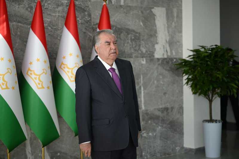 Сарвари давлат Эмомалӣ Раҳмон дар ноҳияи Ашт ба таври фосилавӣ 7 иншооти гуногунтаъйинотро мавриди истифода қарор доданд
