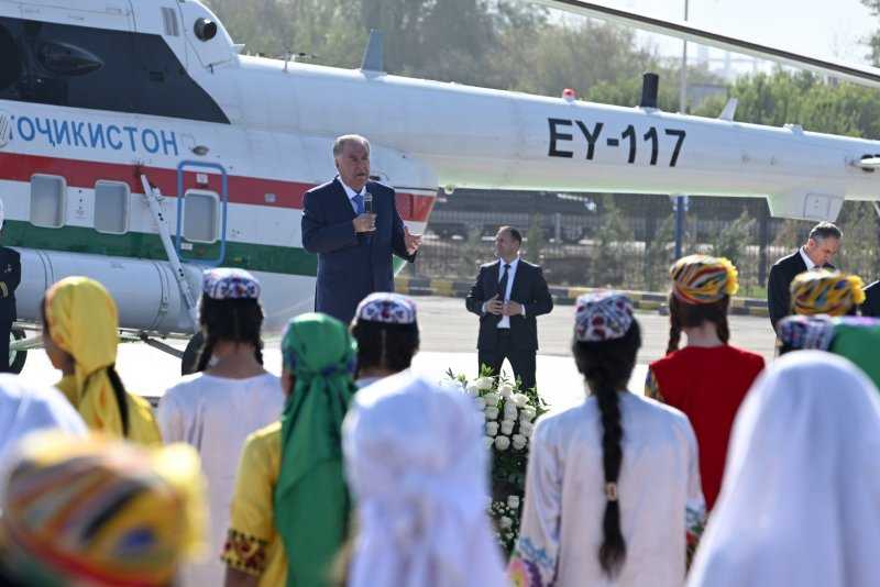 Сарвари давлат Эмомалӣ Раҳмон бо сафари корӣ ба ноҳияи Восеъ ташриф оварданд