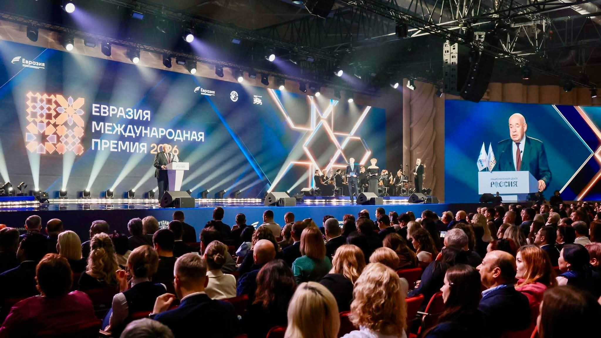 НАМОЯНДАИ ШАҲРИ ДУШАНБЕ ДАР ҶОИЗАИ БАЙНАЛМИЛАЛИИ «ЕВРАЗИЯ – 2026» ПИРӮЗ ГАРДИД